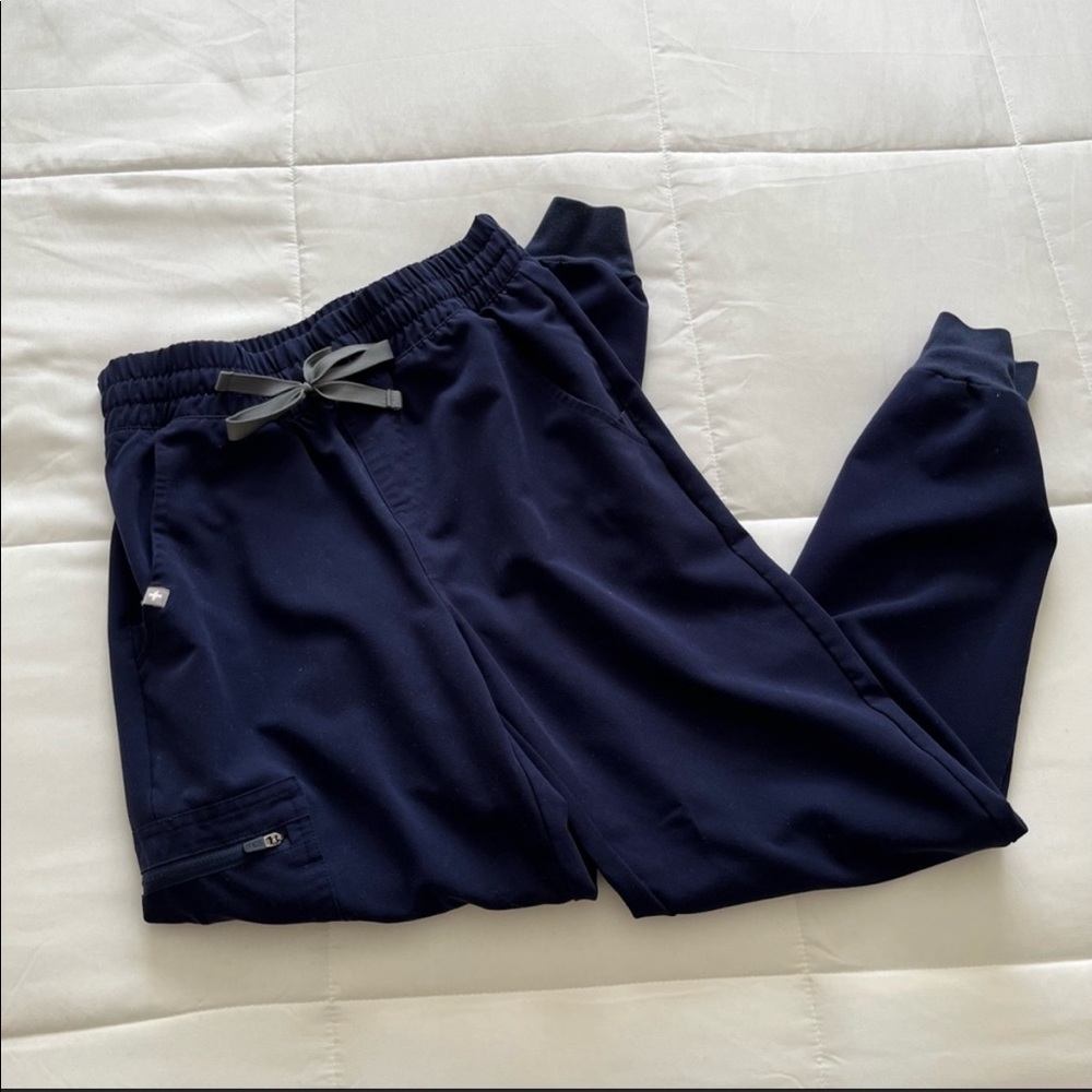 Zamora joggers Figs scrubs